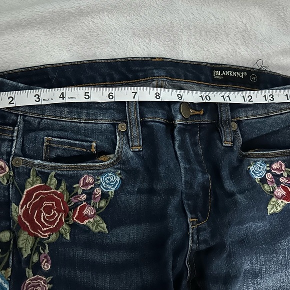 Blank NYC Blue Skinny Jeans with Floral Embroidery - Picture 9 of 11